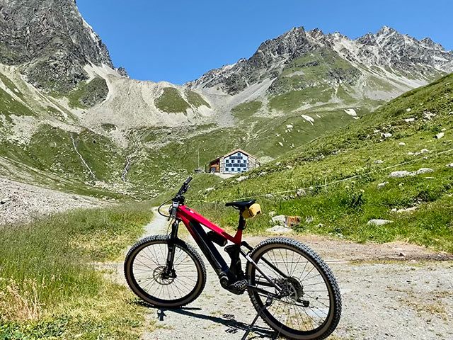 ebike im Val Tuoi Chamanna Tuoi Piz Buin